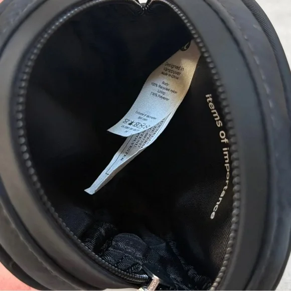 NWOT Lululemon Logo Pouch Coin Case Keychain – Black Nylon Mini Clip Pouch - Picture 7 of 7